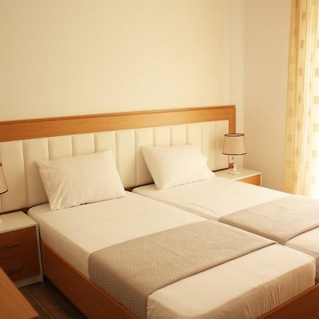 Alexandra'S Apartments ซารานเดอ ภายนอก รูปภาพ