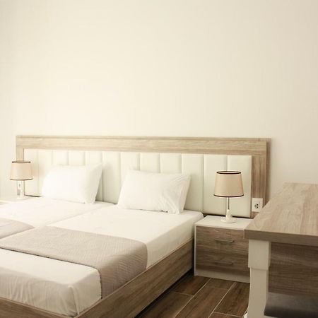 Alexandra'S Apartments ซารานเดอ ภายนอก รูปภาพ