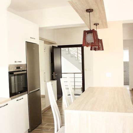 Alexandra'S Apartments ซารานเดอ ภายนอก รูปภาพ