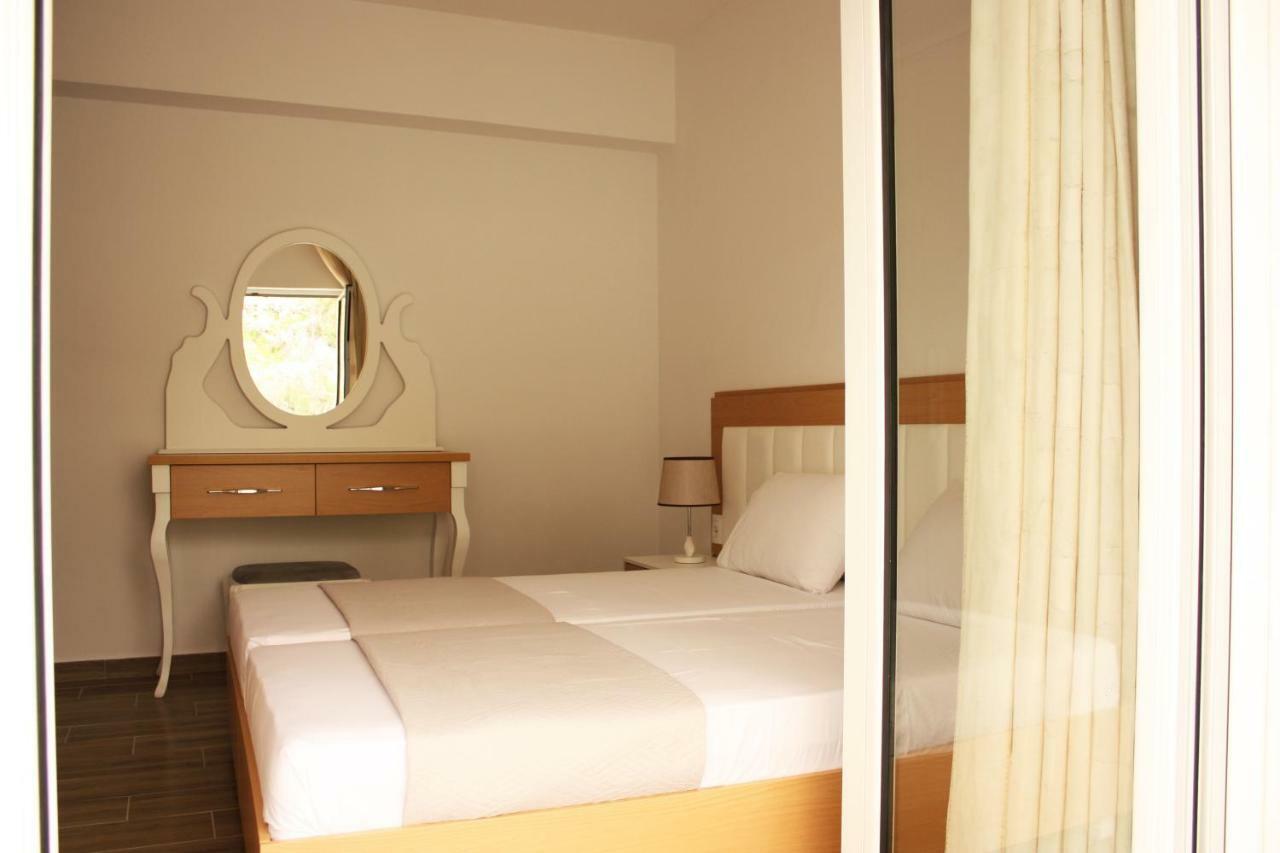 Alexandra'S Apartments ซารานเดอ ภายนอก รูปภาพ