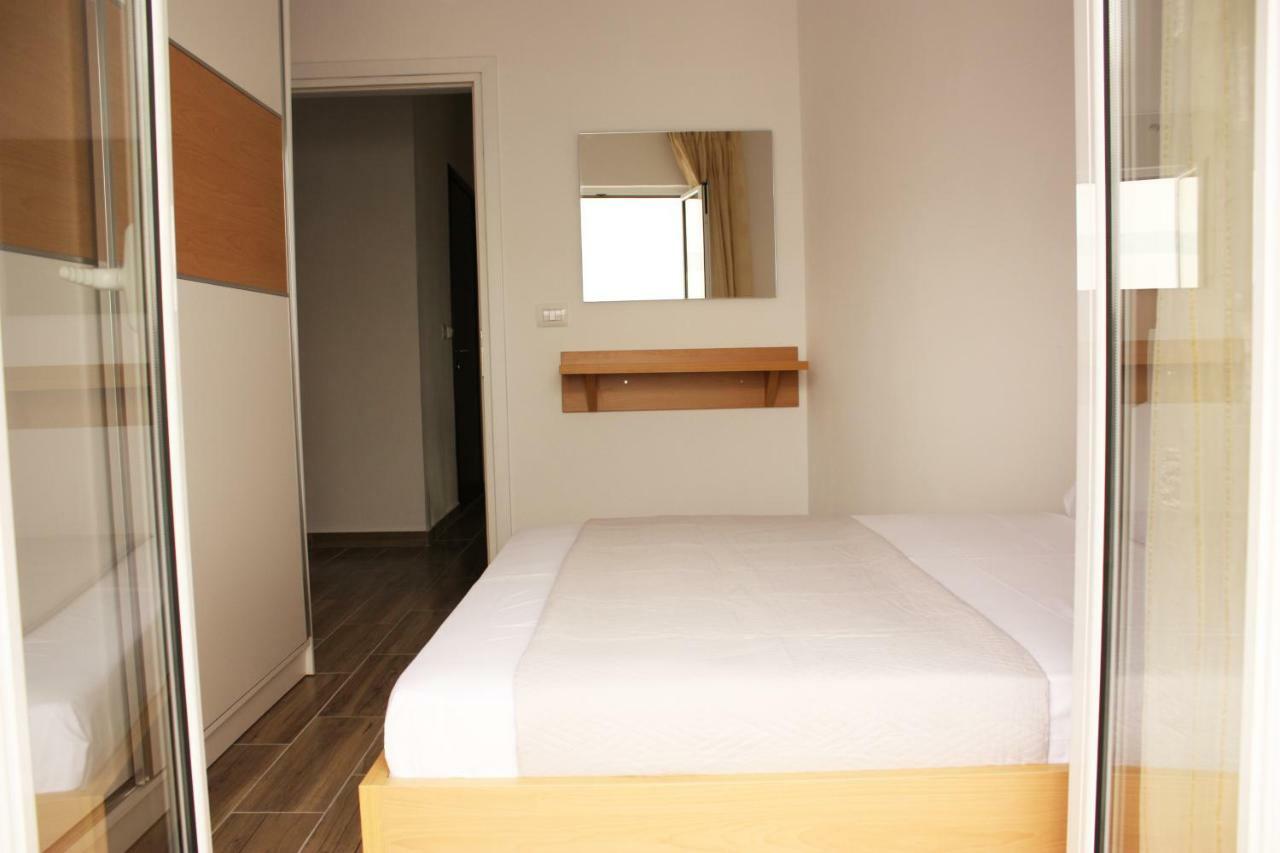 Alexandra'S Apartments ซารานเดอ ภายนอก รูปภาพ