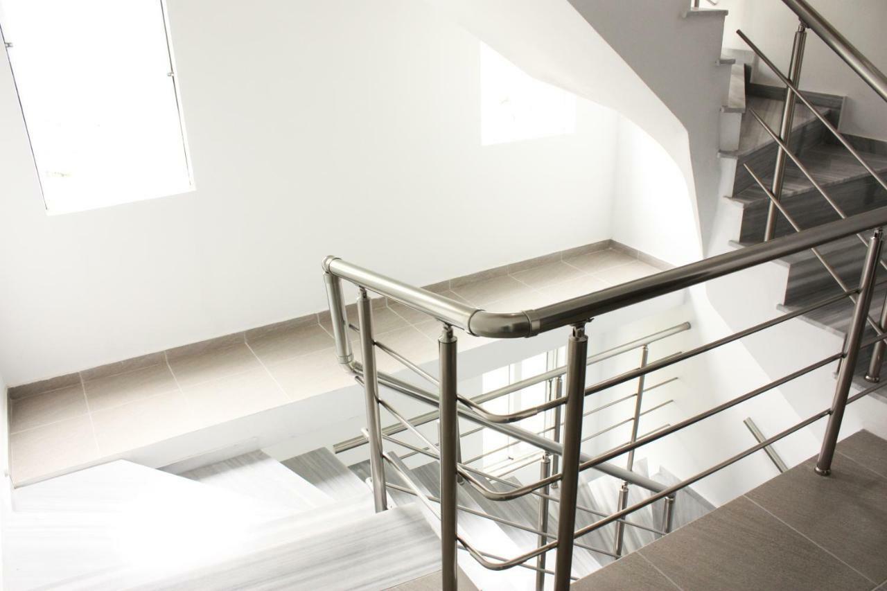Alexandra'S Apartments ซารานเดอ ภายนอก รูปภาพ