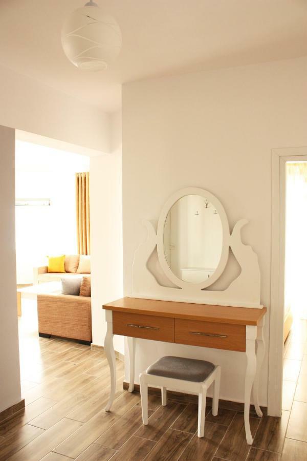 Alexandra'S Apartments ซารานเดอ ภายนอก รูปภาพ