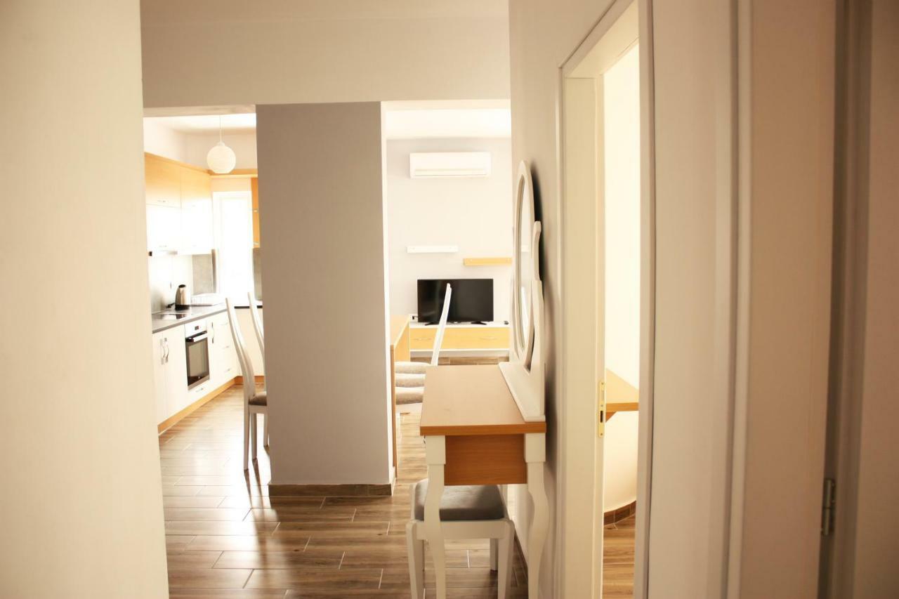 Alexandra'S Apartments ซารานเดอ ภายนอก รูปภาพ