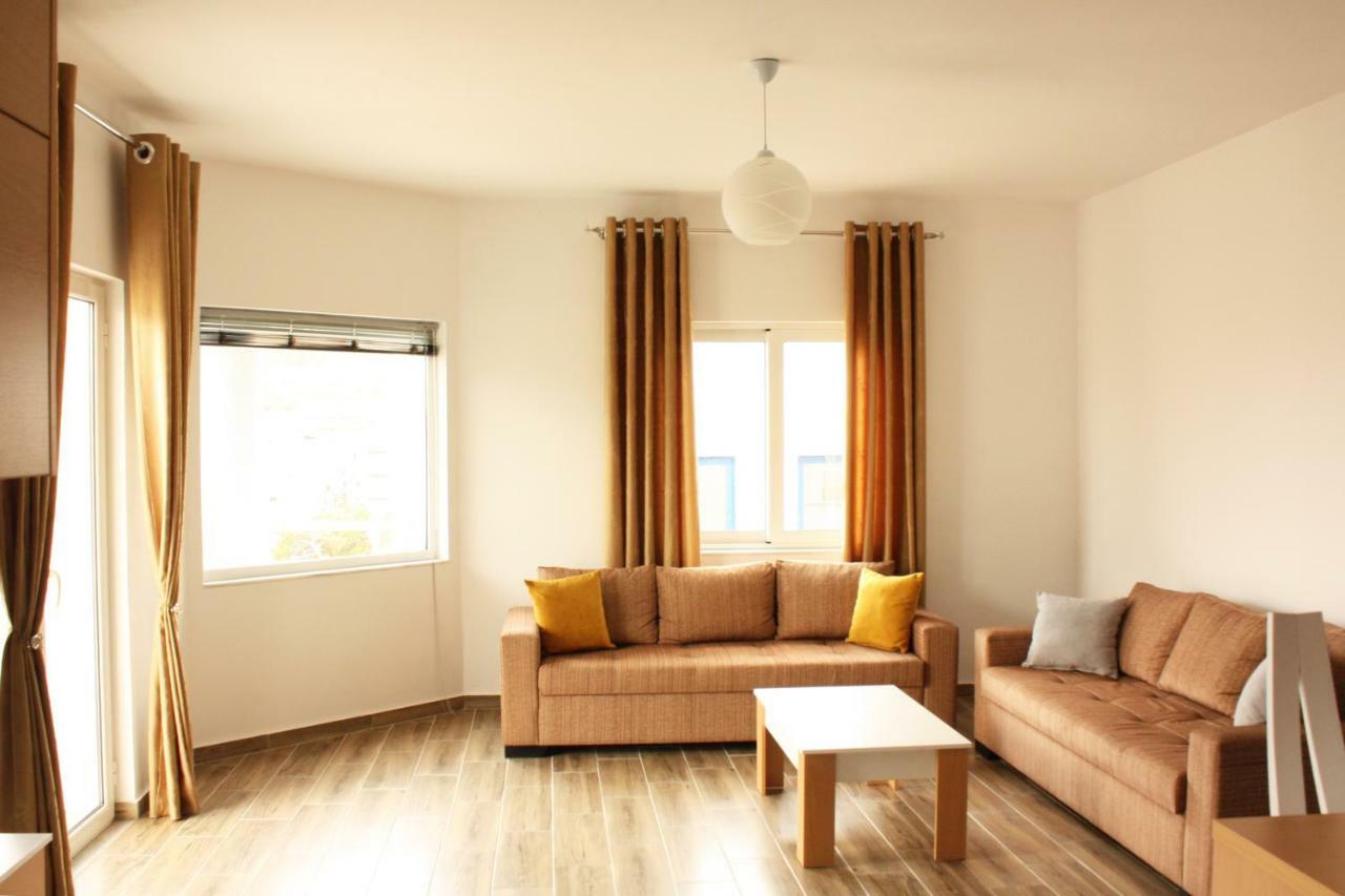 Alexandra'S Apartments ซารานเดอ ภายนอก รูปภาพ