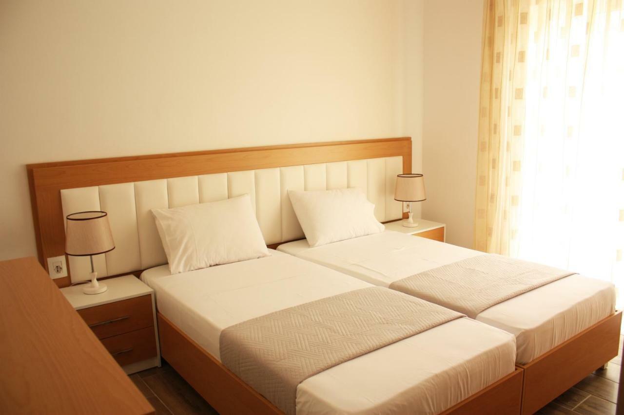 Alexandra'S Apartments ซารานเดอ ภายนอก รูปภาพ