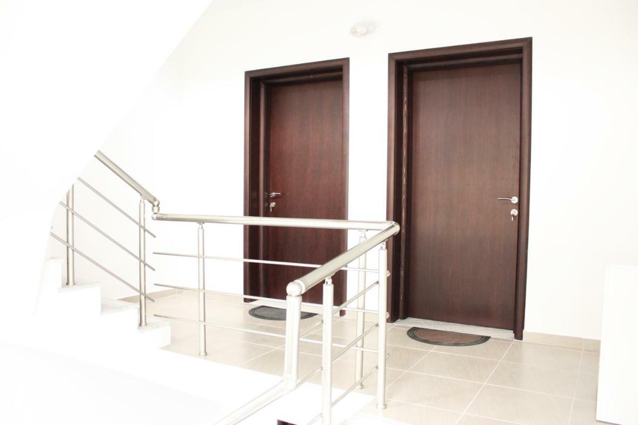 Alexandra'S Apartments ซารานเดอ ภายนอก รูปภาพ