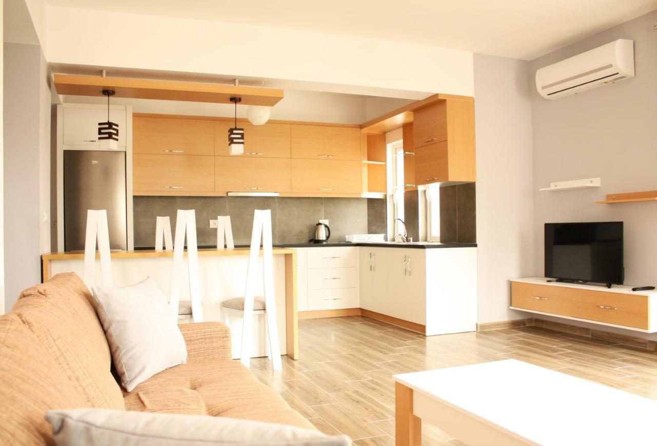 Alexandra'S Apartments ซารานเดอ ภายนอก รูปภาพ