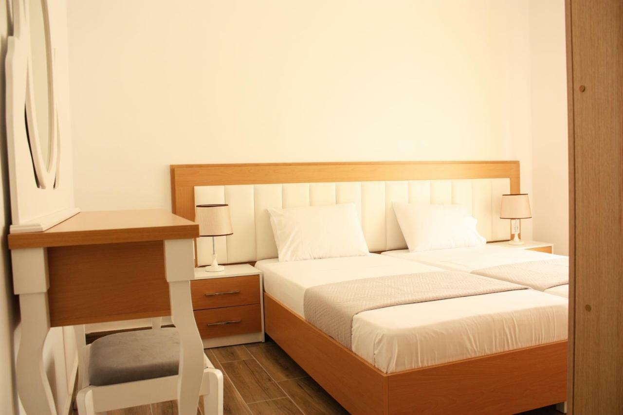 Alexandra'S Apartments ซารานเดอ ภายนอก รูปภาพ
