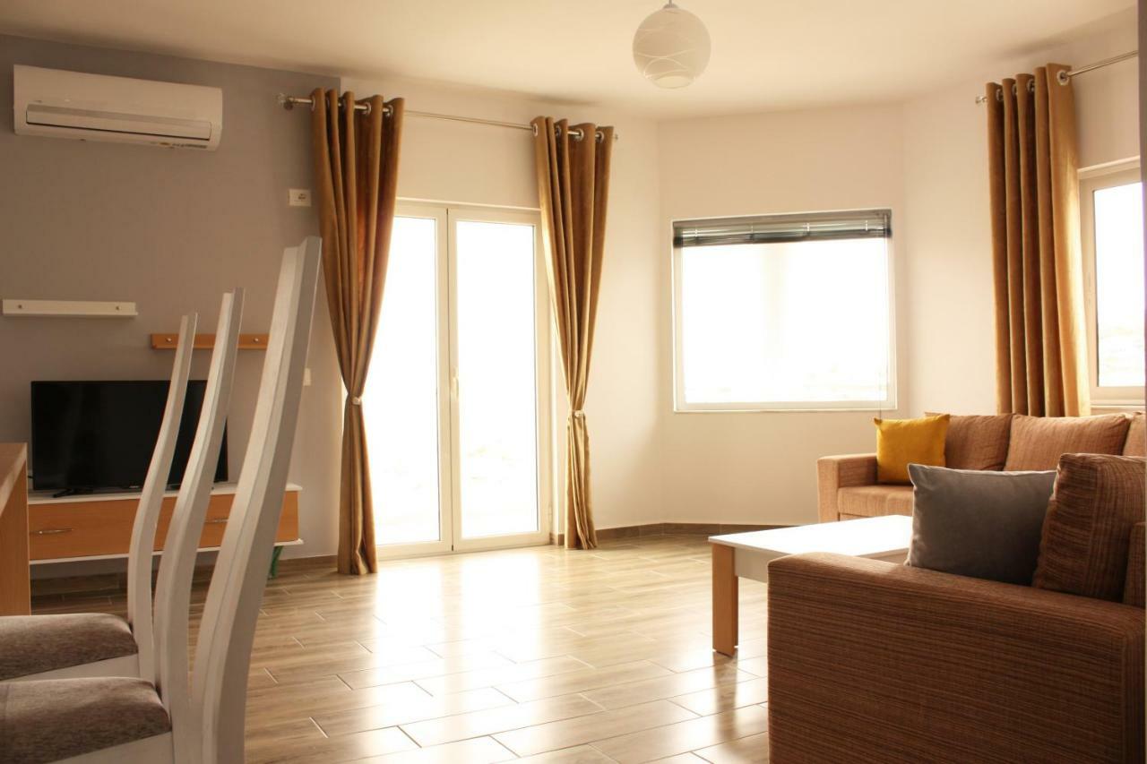 Alexandra'S Apartments ซารานเดอ ภายนอก รูปภาพ