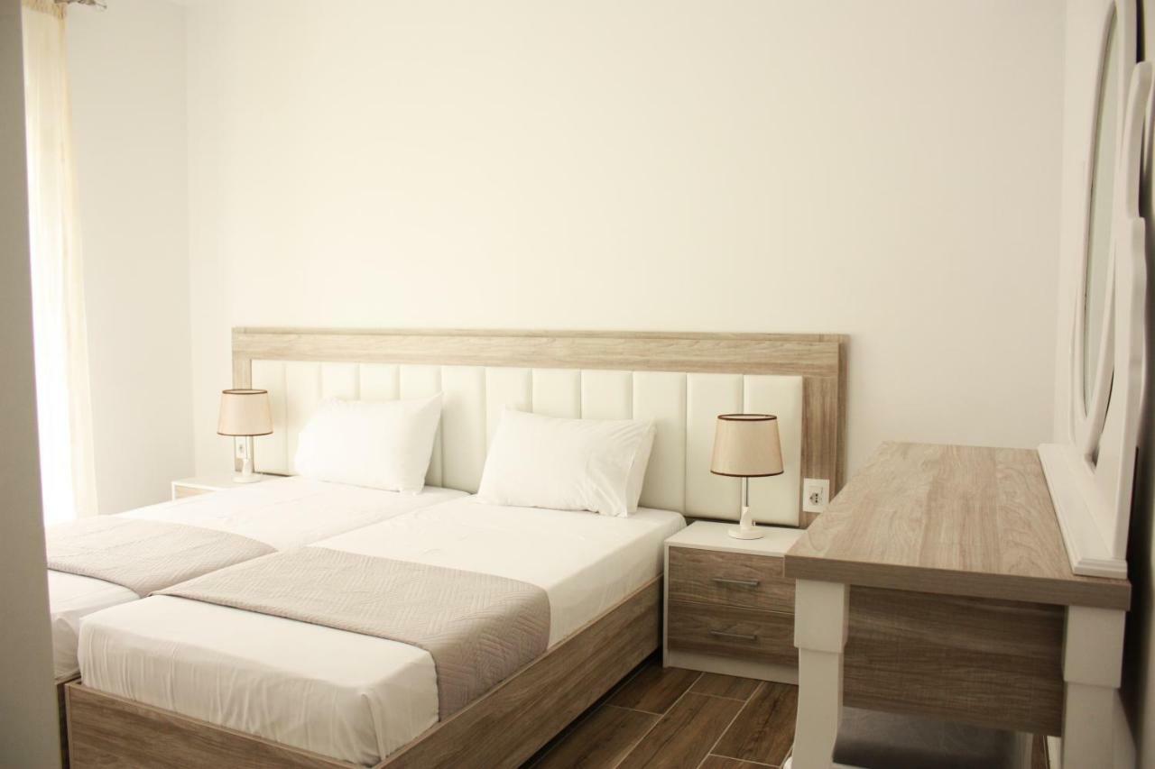 Alexandra'S Apartments ซารานเดอ ภายนอก รูปภาพ