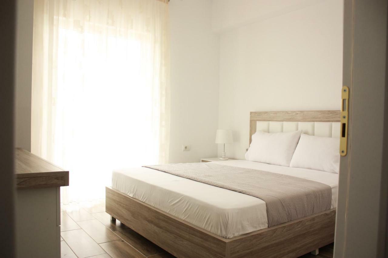 Alexandra'S Apartments ซารานเดอ ภายนอก รูปภาพ