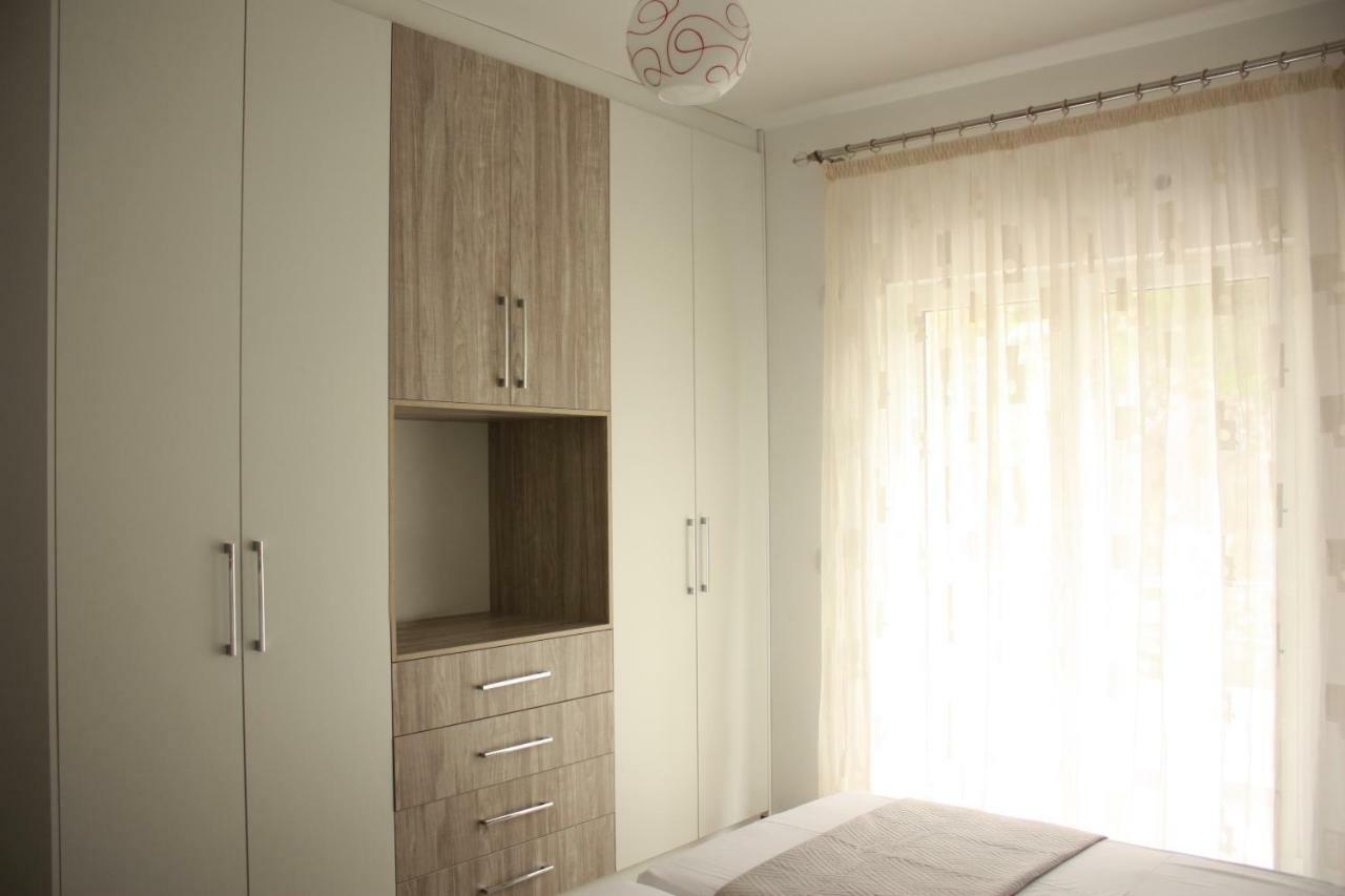 Alexandra'S Apartments ซารานเดอ ภายนอก รูปภาพ