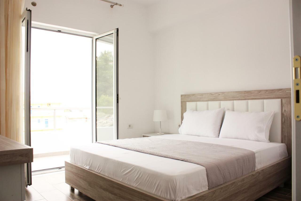 Alexandra'S Apartments ซารานเดอ ภายนอก รูปภาพ