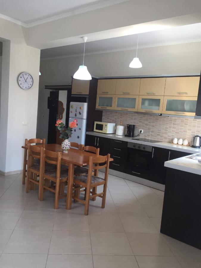 Alexandra'S Apartments ซารานเดอ ภายนอก รูปภาพ