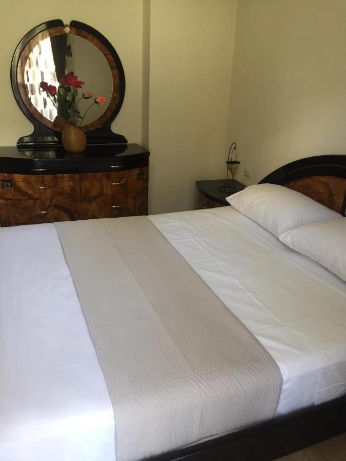 Alexandra'S Apartments ซารานเดอ ภายนอก รูปภาพ